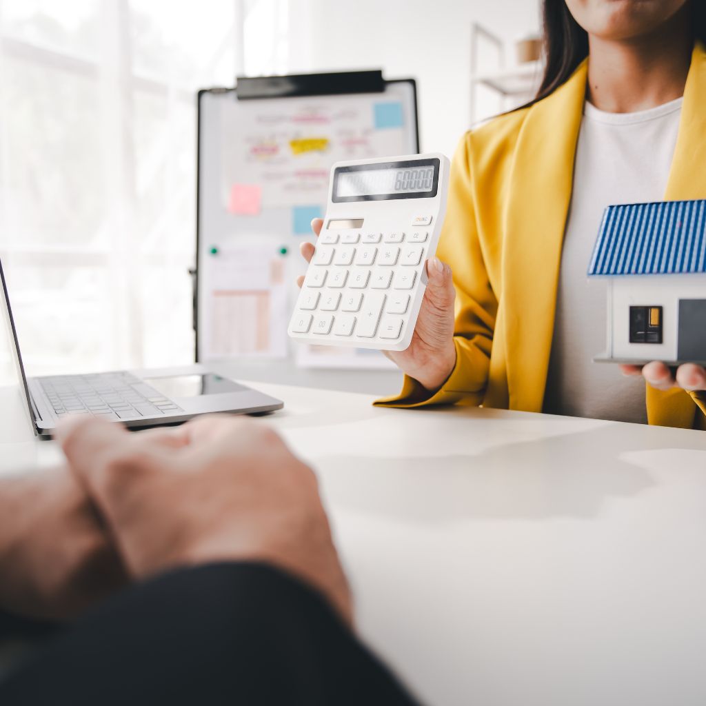 A graphic representing an adjustable rate mortgage in Canada